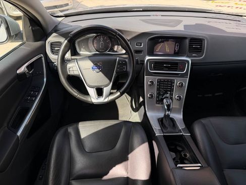Used 2018 Volvo S60 T5 Inscription FWD image 4