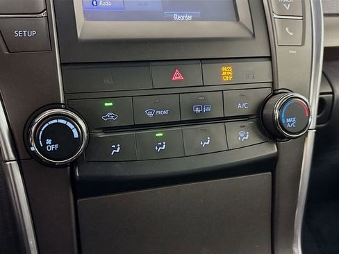 Used 2017 Toyota Camry LE image 15