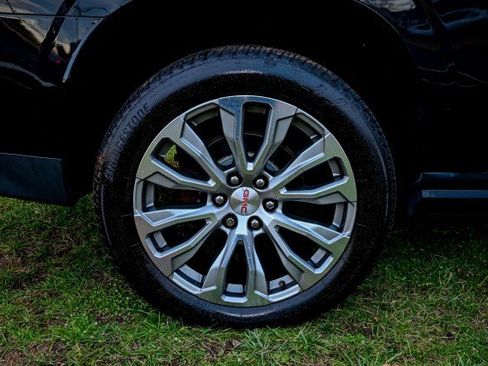 Used 2021 GMC Yukon XL Denali w/ Denali Premium Package image 48