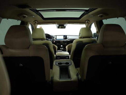 Used 2023 Acura MDX SH-AWD w/ Advance Package image 13