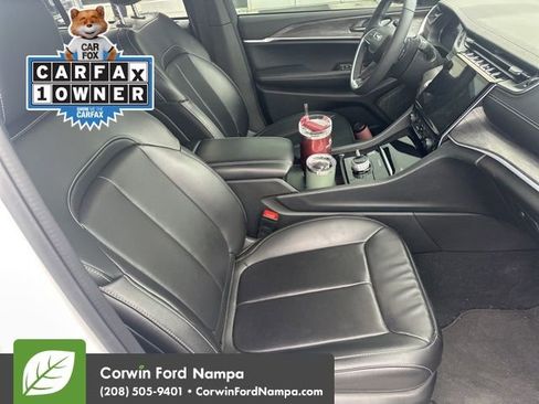 Used 2024 Jeep Grand Cherokee Limited w/ Luxury Tech Group II image 12