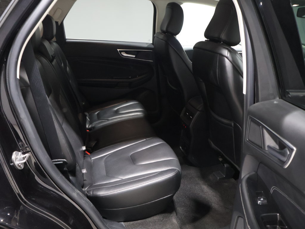 Used 2020 Ford Edge Titanium w/ Equipment Group 301A AWD/4WD image 21