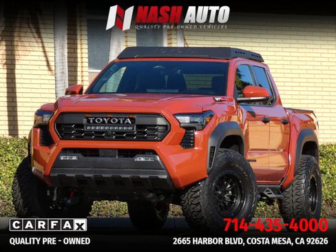 Used 2025 Toyota Tacoma TRD Off-Road AWD/4WD image 4