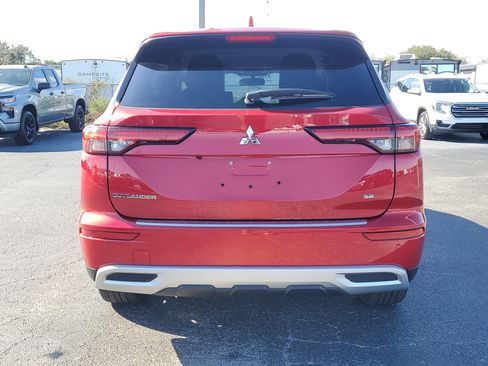 Used 2024 Mitsubishi Outlander SE image 5