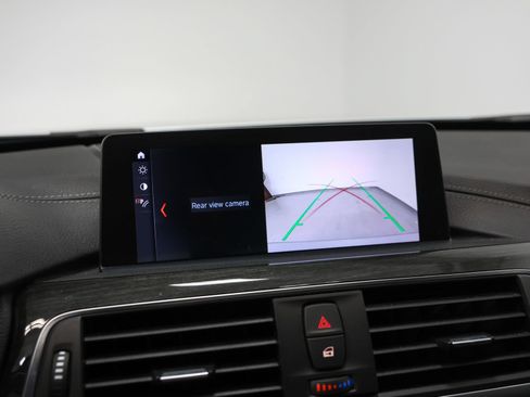 Used 2018 BMW 330i xDrive Sedan AWD/4WD image 40