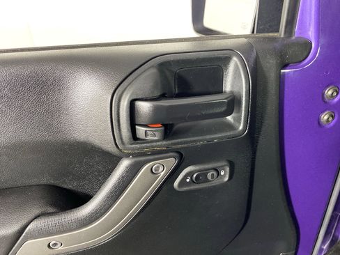 Used 2018 Jeep Wrangler Unlimited Sport S image 13