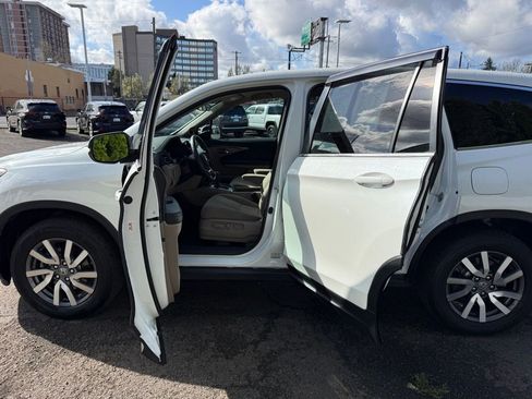 Used 2020 Honda Pilot EX image 19