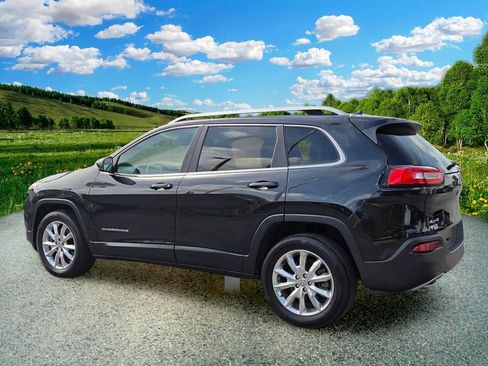 Used 2014 Jeep Cherokee Limited w/ Luxury Group AWD/4WD image 4