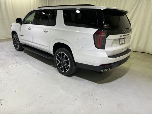 Certified 2025 Chevrolet Suburban RST w/ Sun And Tow Package RWD image 8