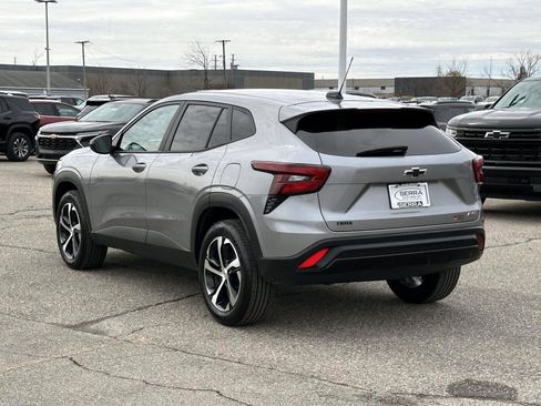 Certified 2024 Chevrolet Trax RS w/ Driver Confidence Package image 3