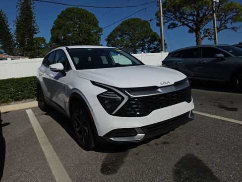 Certified 2024 Kia Sportage EX FWD image 3