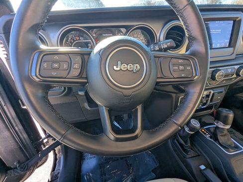 Certified 2022 Jeep Wrangler Sport S image 19