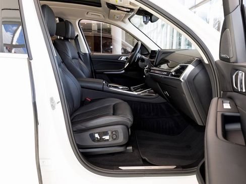 Used 2025 BMW X7 xDrive40i image 41