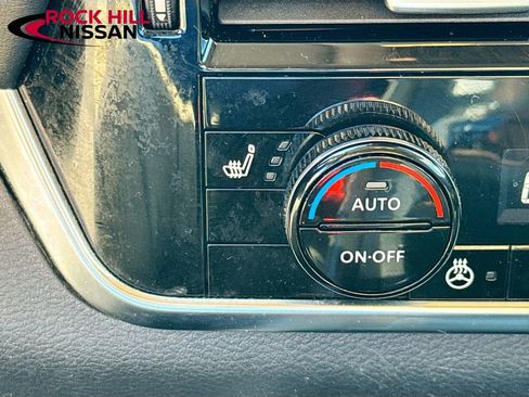 Used 2023 Nissan Rogue SL w/ SL Premium Package image 21