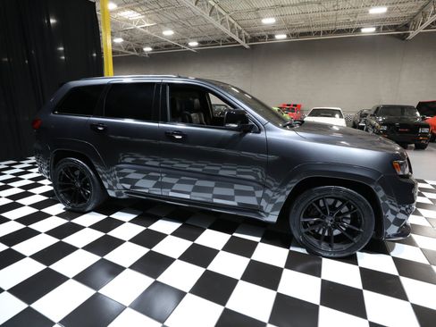 Used 2019 Jeep Grand Cherokee SRT AWD/4WD image 18