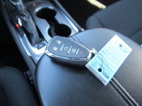 Used 2025 Chevrolet Malibu LT image 31