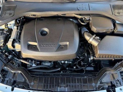 Used 2017 Volvo S60 T5 Inscription image 28