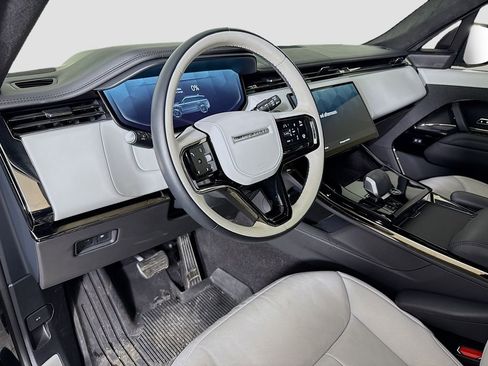 Used 2025 Land Rover Range Rover Sport Autobiography image 9