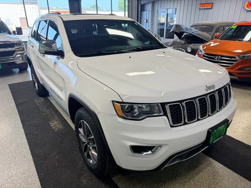 Used 2020 Jeep Grand Cherokee Limited AWD/4WD image 2