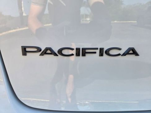 New 2026 Chrysler Pacifica Select FWD image 15