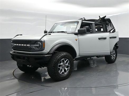 Used 2021 Ford Bronco Badlands image 65