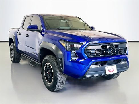 Used 2024 Toyota Tacoma TRD Off-Road image 3