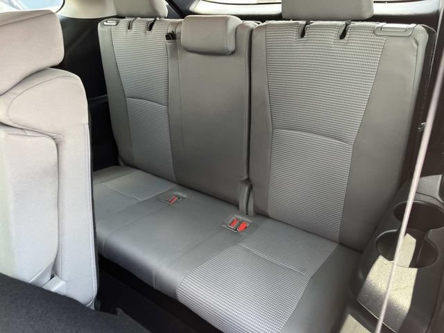 Used 2022 Toyota Highlander LE AWD/4WD image 21