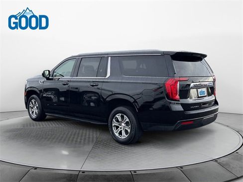 Used 2023 GMC Yukon XL SLE image 3