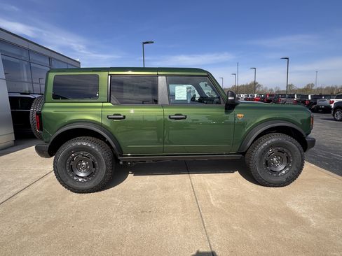 New 2025 Ford Bronco Badlands image 6