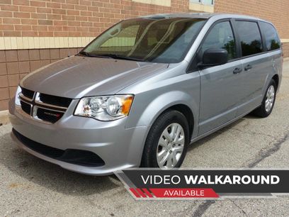Used 2019 Dodge Grand Caravan SE w/ UConnect Hands-Free Group
