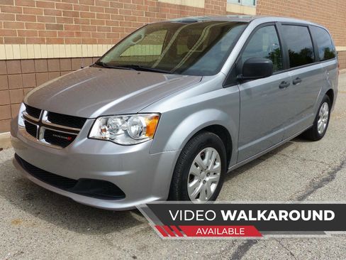 Used 2019 Dodge Grand Caravan SE w/ UConnect Hands-Free Group FWD image 1