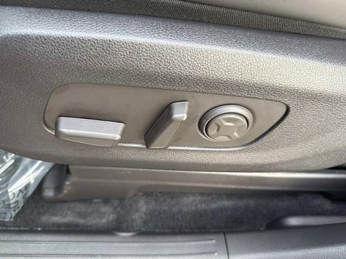 Used 2026 Kia Carnival image 24