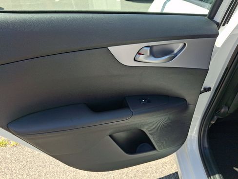 Used 2022 Kia Forte LXS FWD image 22