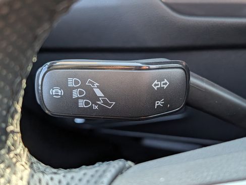 Used 2024 Volkswagen Tiguan SE R-Line w/ MDO Package, Two-Row image 27