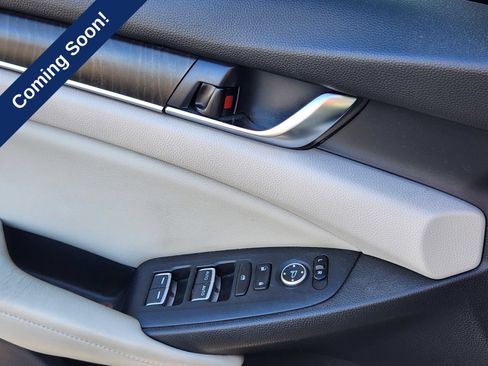 Used 2018 Honda Accord EX image 20