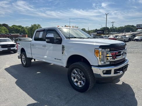 Used 2017 Ford F250 Lariat w/ Lariat Ultimate Package image 7