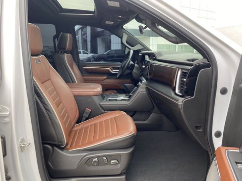 Used 2024 GMC Sierra 3500 Denali Ultimate image 15