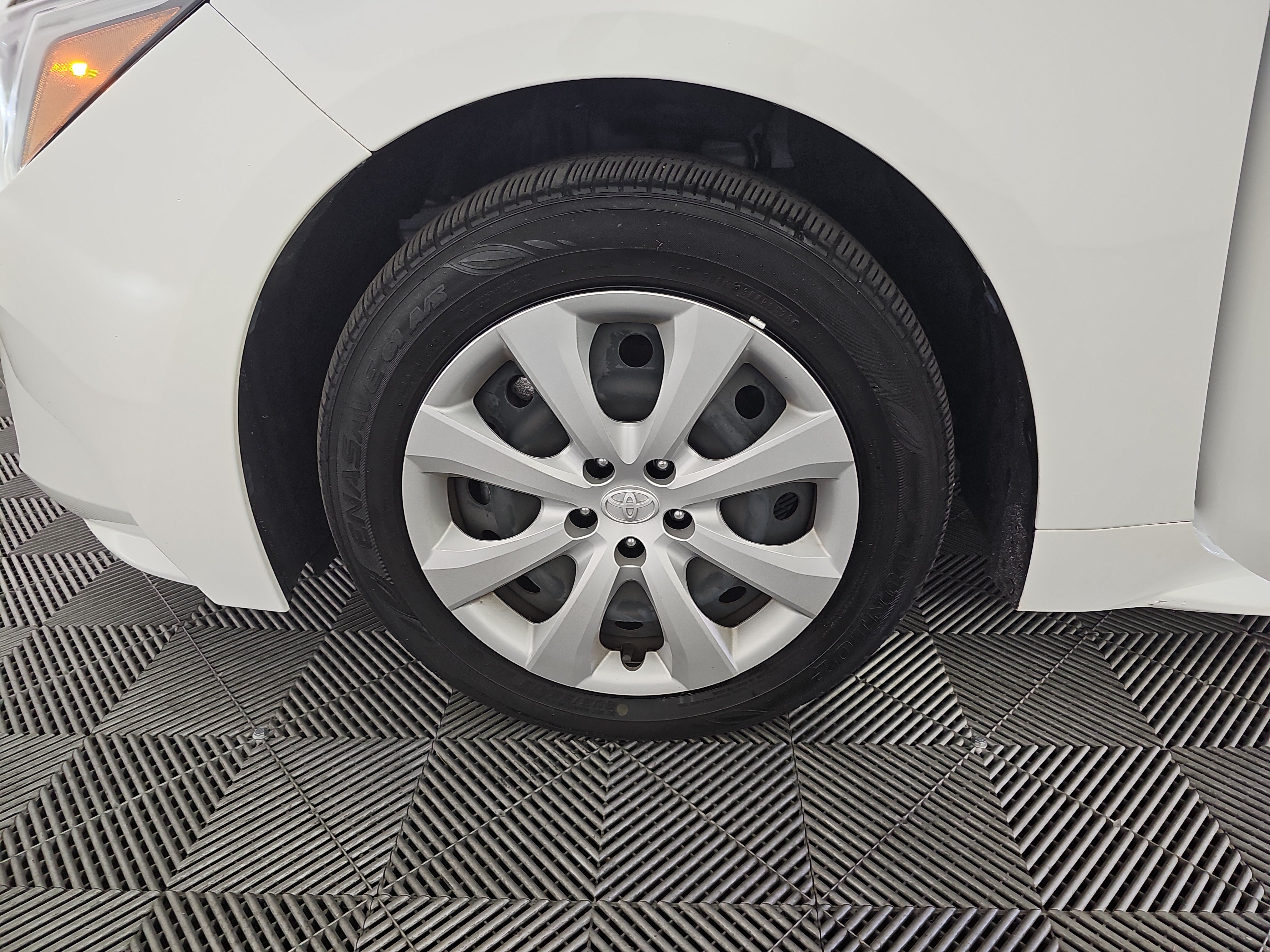 Used 2023 Toyota Corolla LE FWD image 11