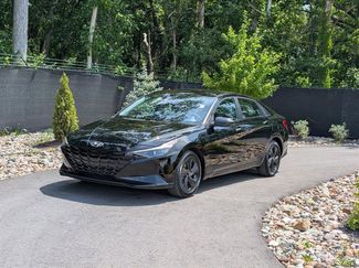 Used 2023 Hyundai Elantra SEL w/ Cargo Package image 1