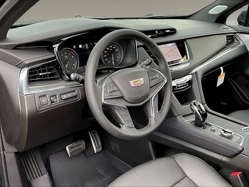 New 2026 Cadillac XT5 Sportv w/ LPO, Floor Liner Package AWD/4WD image 6
