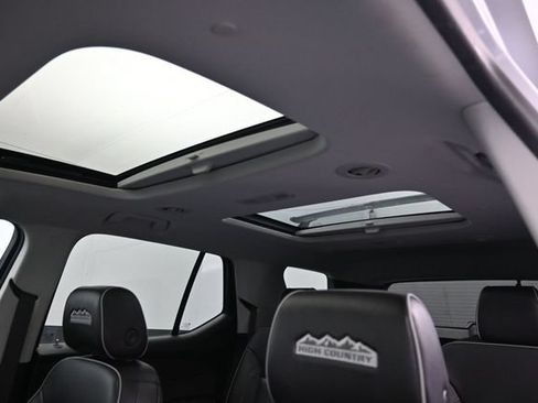 Used 2021 Chevrolet Traverse High Country w/ LPO, Floor Liner Package AWD/4WD image 28