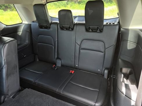 Used 2022 Nissan Pathfinder SL AWD/4WD image 18