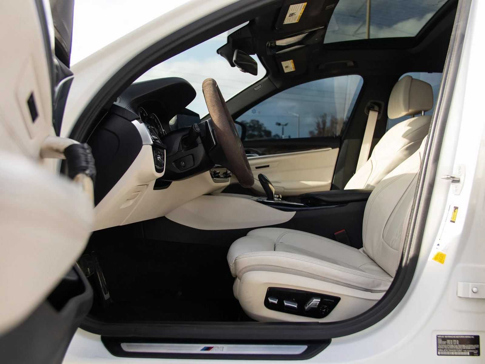 Used 2017 BMW 540i RWD image 17