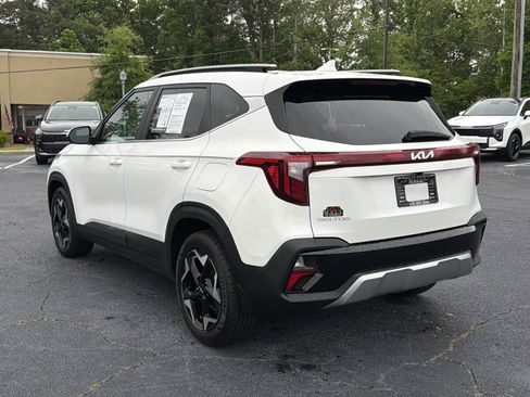 Used 2024 Kia Seltos EX FWD image 6