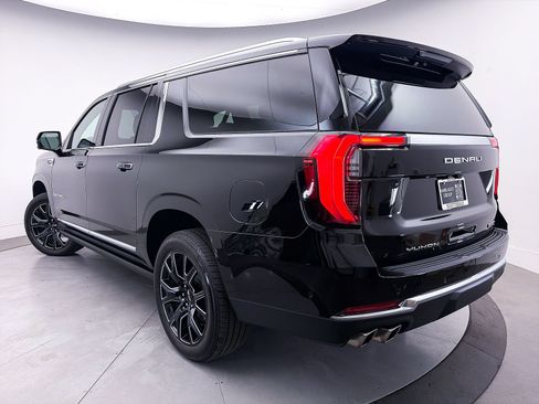 Used 2025 GMC Yukon XL Denali w/ Sun & Power Step Package AWD/4WD image 2