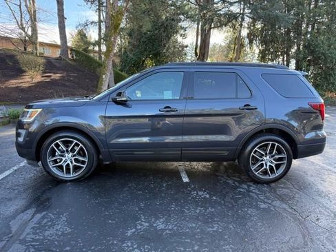 Used 2017 Ford Explorer Sport image 7