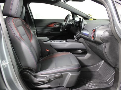 Used 2024 Chevrolet Equinox EV RS FWD image 13