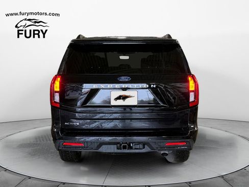 Used 2025 Ford Expedition Active AWD/4WD image 4
