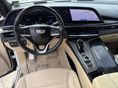 Used 2023 Cadillac Escalade Premium Luxury w/ Performance Package AWD/4WD image 31