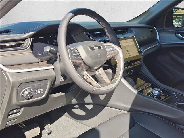 New 2026 Jeep Grand Cherokee Limited AWD/4WD image 3